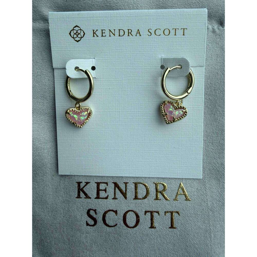 Kendra Scot pink heart earrings